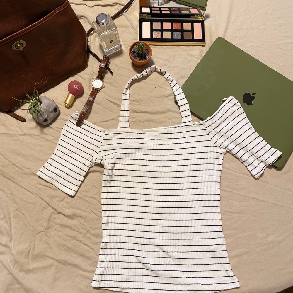 Off-shoulder striped tight fit crop top